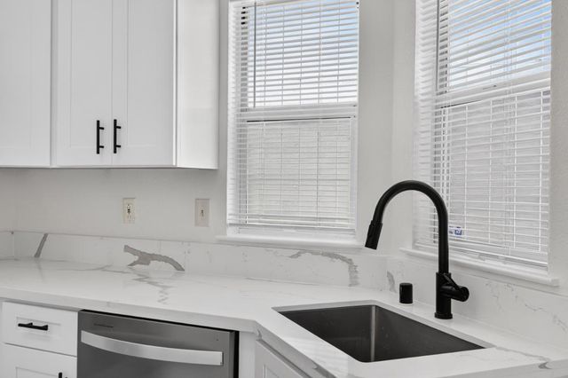 3041 Twin Creeks Ln, Rocklin, CA 95677