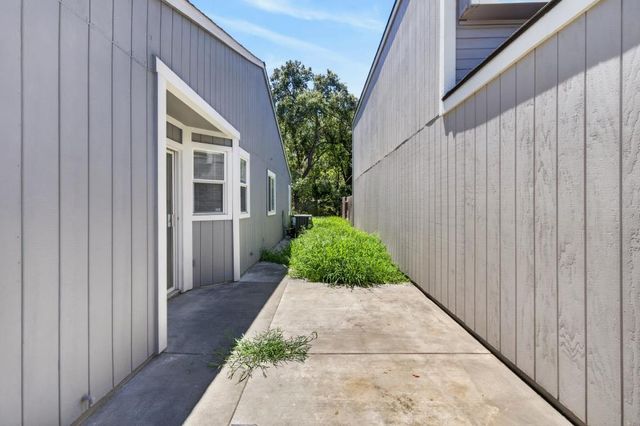 3041 Twin Creeks Ln, Rocklin, CA 95677