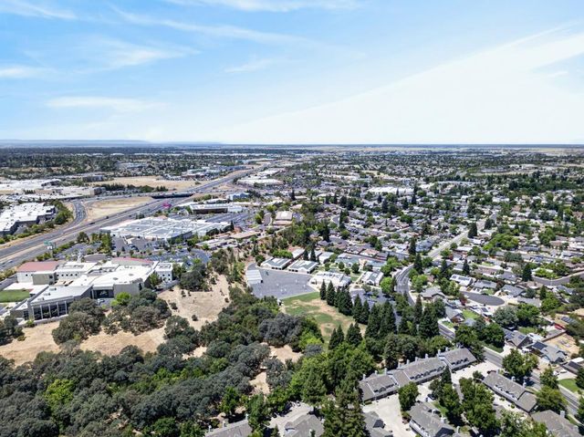3041 Twin Creeks Ln, Rocklin, CA 95677