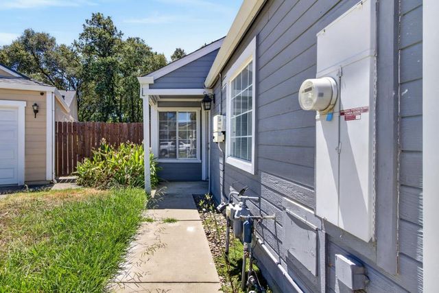 3041 Twin Creeks Ln, Rocklin, CA 95677