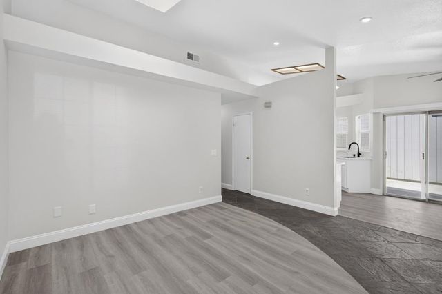 3041 Twin Creeks Ln, Rocklin, CA 95677
