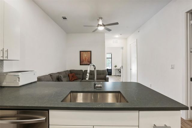 4801 Springdale RD 1005, Austin, TX 78723