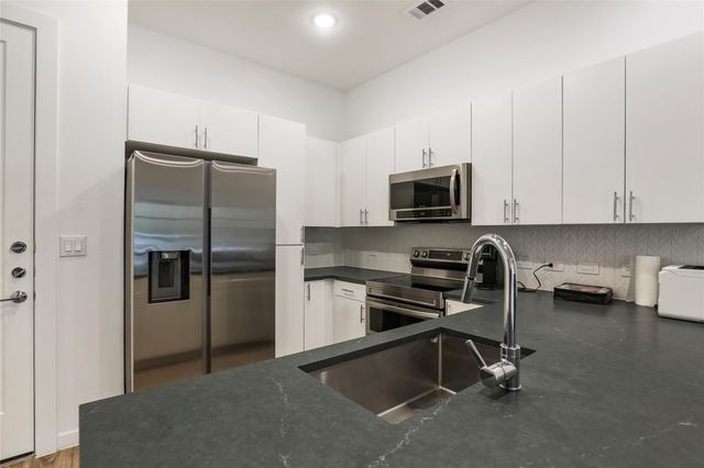 4801 Springdale RD 1005, Austin, TX 78723