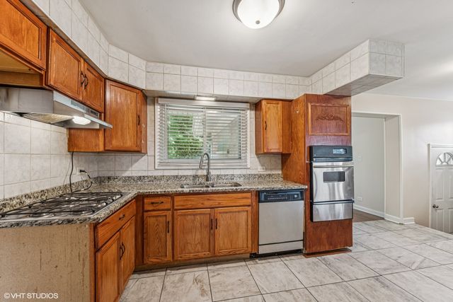 2151 NEWCASTLE Avenue, Westchester, IL 60154