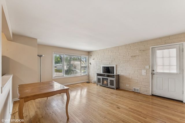 2151 NEWCASTLE Avenue, Westchester, IL 60154