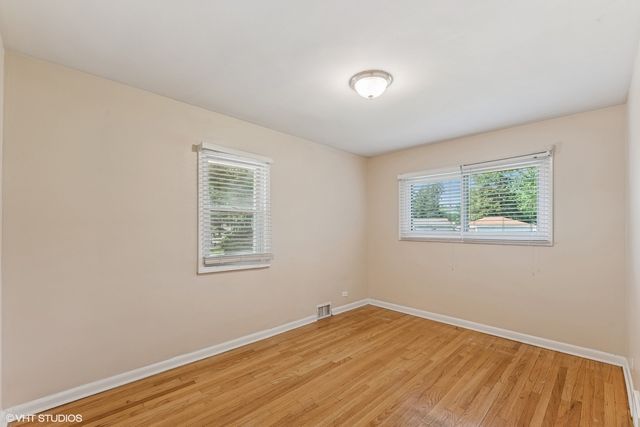 2151 NEWCASTLE Avenue, Westchester, IL 60154