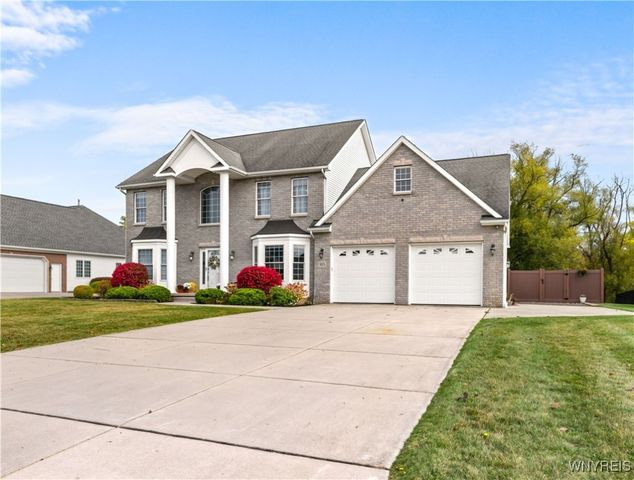 5815 Forest Creek Drive, Clarence, NY 14051