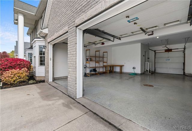 5815 Forest Creek Drive, Clarence, NY 14051