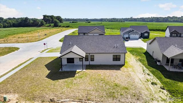 951 Forbs Drive, Waterloo, IL 62298