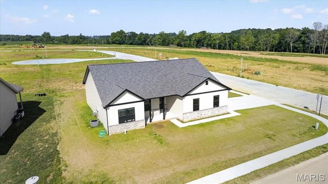 951 Forbs Drive, Waterloo, IL 62298