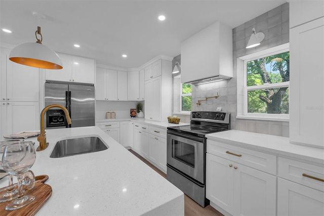 7813 DELPHIA STREET, Orlando, FL 32807