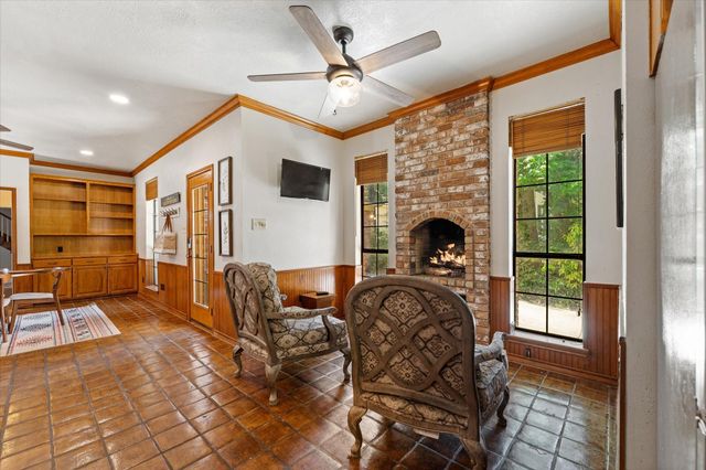 10 Wellington Lane, Conroe, TX 77304