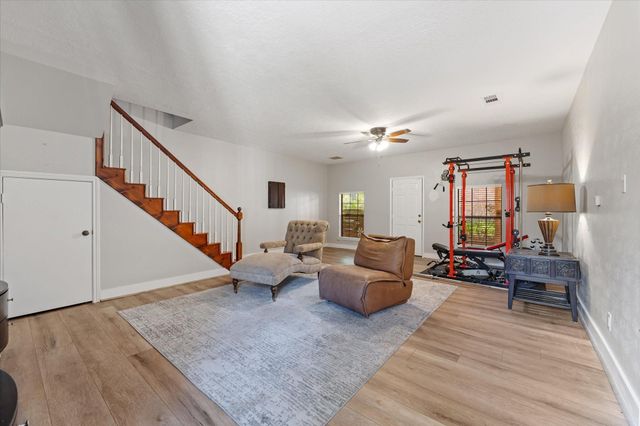 10 Wellington Lane, Conroe, TX 77304