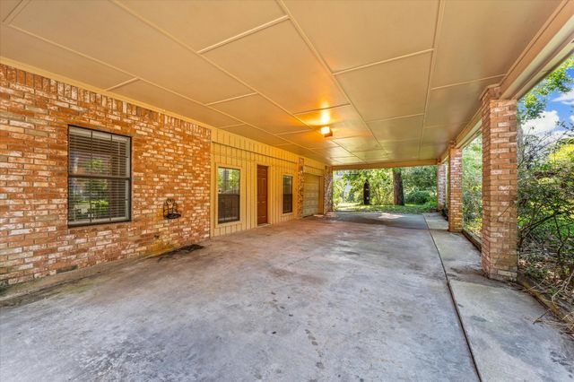 10 Wellington Lane, Conroe, TX 77304