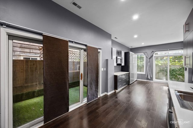 3312 W Beach Avenue 1, Chicago, IL 60651