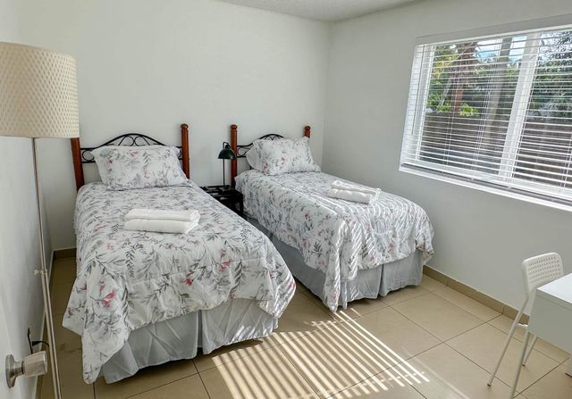 650 NE 15TH Street A - B, Fort Lauderdale, FL 33304