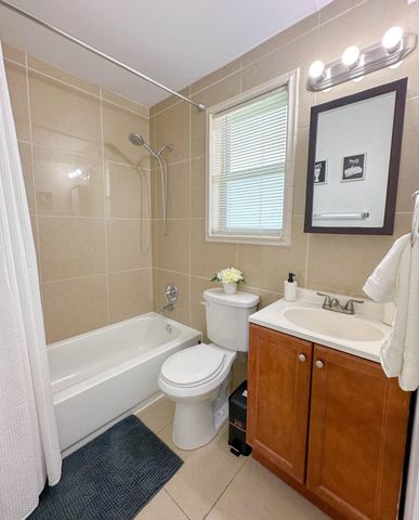 650 NE 15TH Street A - B, Fort Lauderdale, FL 33304