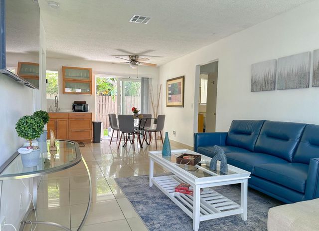 650 NE 15TH Street A - B, Fort Lauderdale, FL 33304