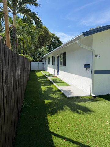 650 NE 15TH Street A - B, Fort Lauderdale, FL 33304