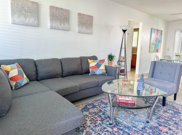 650 NE 15TH Street A - B, Fort Lauderdale, FL 33304