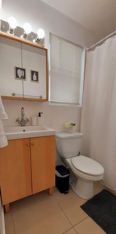 650 NE 15TH Street A - B, Fort Lauderdale, FL 33304