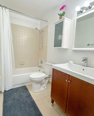 650 NE 15TH Street A - B, Fort Lauderdale, FL 33304