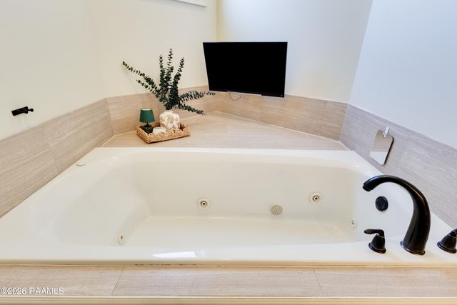 126 Caladium Court, Lafayette, LA 70508