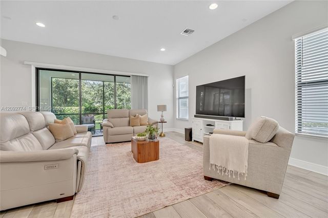 3794 NW 89th Way, Coral Springs, FL 33065