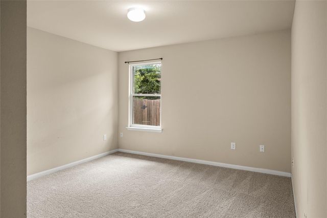 1102 Mitchell DR, Hutto, TX 78634