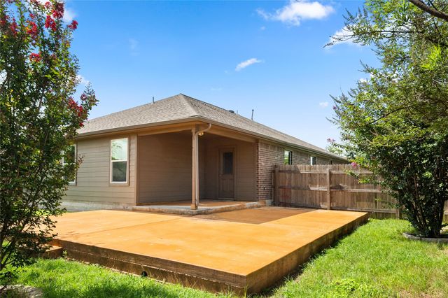 1102 Mitchell DR, Hutto, TX 78634