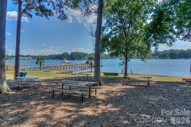 20935 Sierra Vista Drive, Cornelius, NC 28031