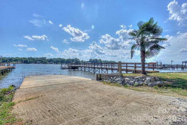 20935 Sierra Vista Drive, Cornelius, NC 28031