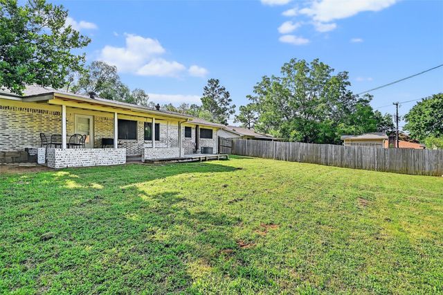 2619 Brookhollow Drive, Denison, TX 75020