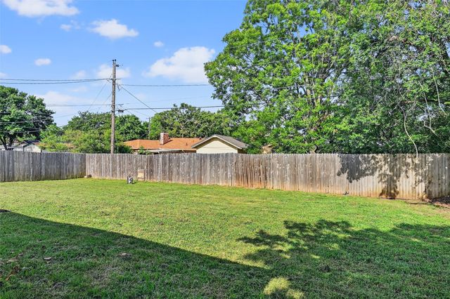 2619 Brookhollow Drive, Denison, TX 75020