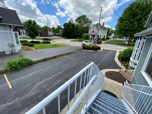 404 S 2nd Street, St. Charles, IL 60174