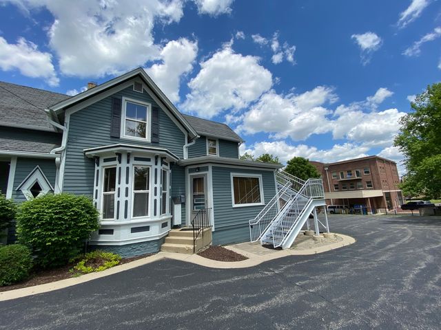 404 S 2nd Street, St. Charles, IL 60174