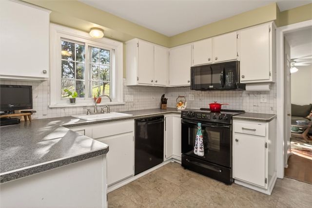 8 Mountain Rise, Perinton, NY 14450