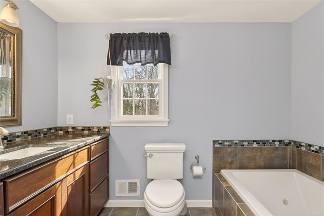 8 Mountain Rise, Perinton, NY 14450