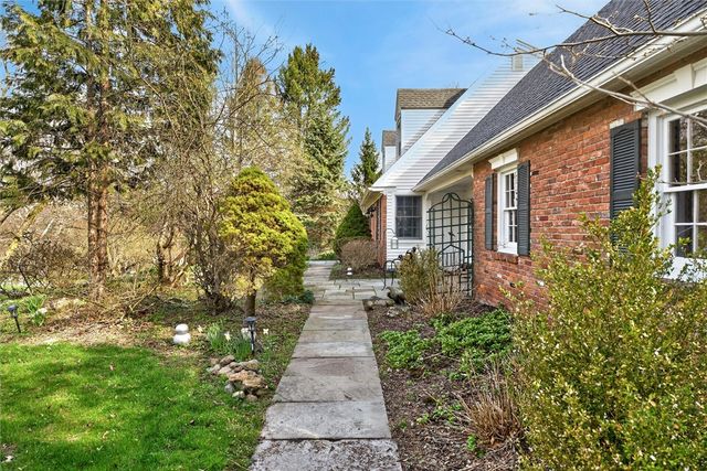 8 Mountain Rise, Perinton, NY 14450