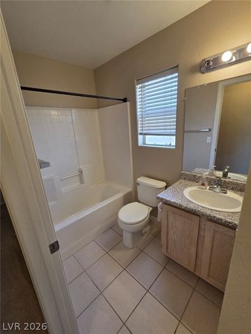3913 Hampton Grove Court, Las Vegas, NV 89129