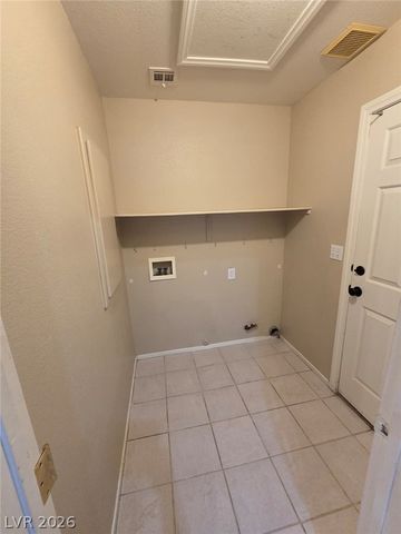 3913 Hampton Grove Court, Las Vegas, NV 89129