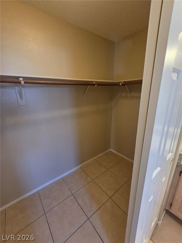 3913 Hampton Grove Court, Las Vegas, NV 89129