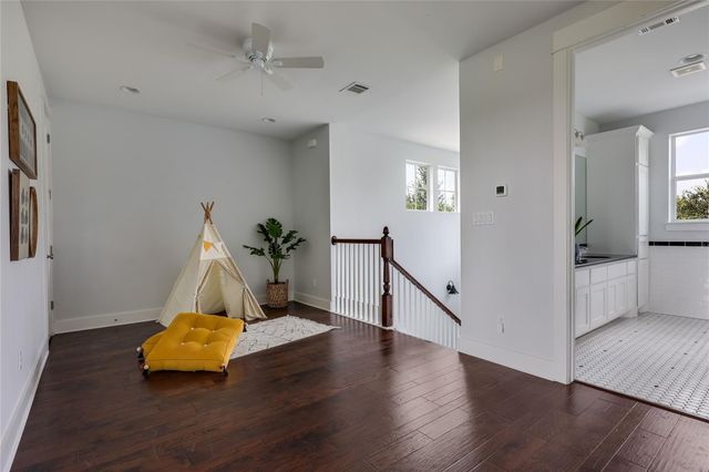 1296 Trebled Waters TRL, Driftwood, TX 78619