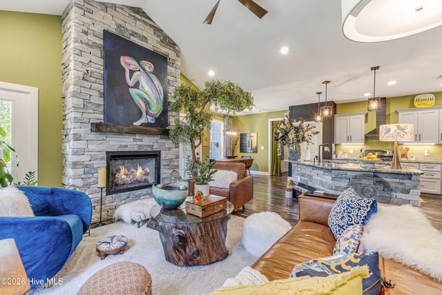 87 Northeast Drive NW, Calabash, NC 28467