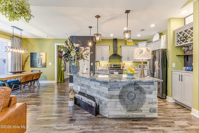 87 Northeast Drive NW, Calabash, NC 28467