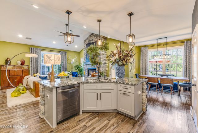 87 Northeast Drive NW, Calabash, NC 28467