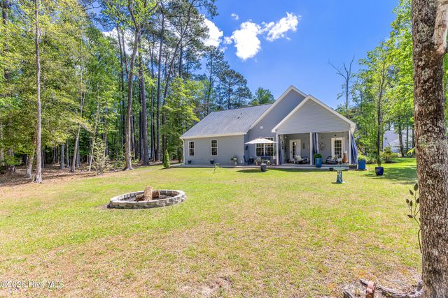 87 Northeast Drive NW, Calabash, NC 28467