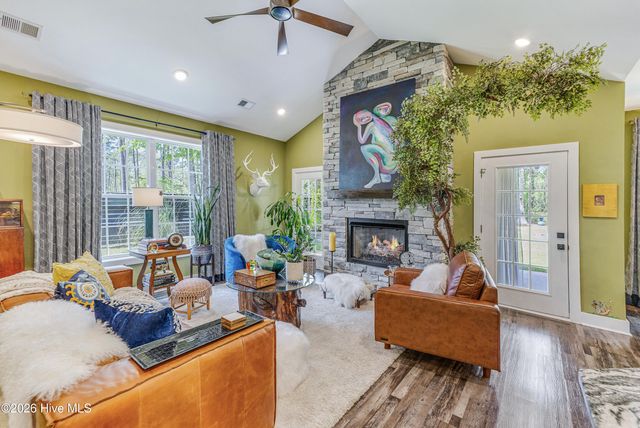 87 Northeast Drive NW, Calabash, NC 28467