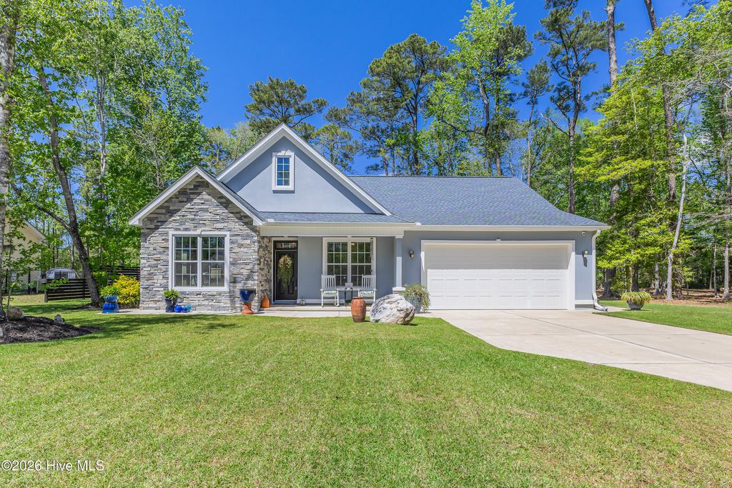 87 Northeast Drive NW, Calabash, NC 28467