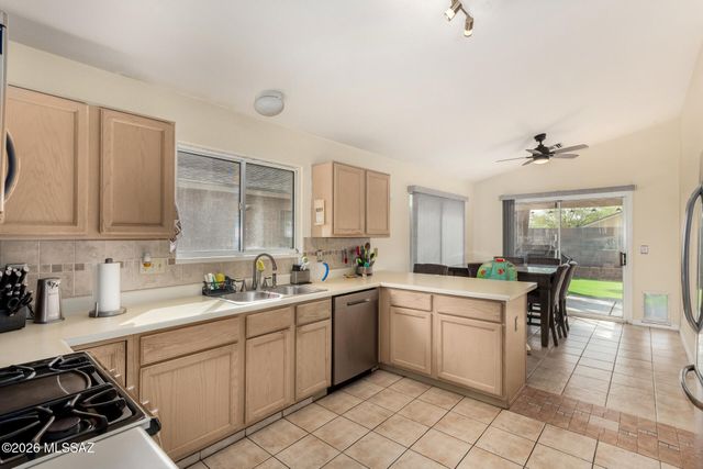 7888 S Lauder Street, Tucson, AZ 85747